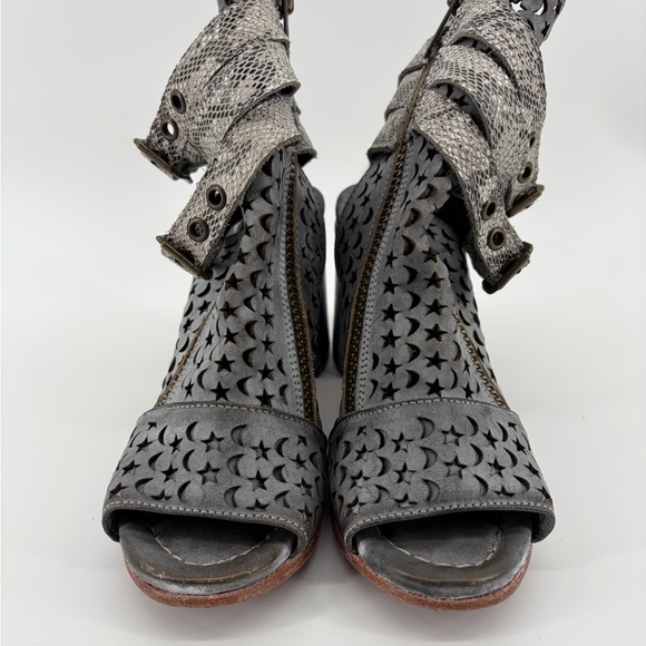 Freebird Theresa Celestial Moon Star Leather Heeled Side Zip Sandal Boots Size 7 - Picture 2 of 8